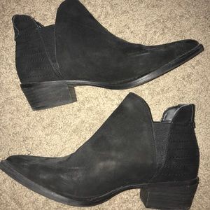 Steve Madden desert boots